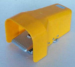 Желтый/голубой пневматический ручной клапан воздуха ноги клапана 4Ф210-08Г с защищая крышкой